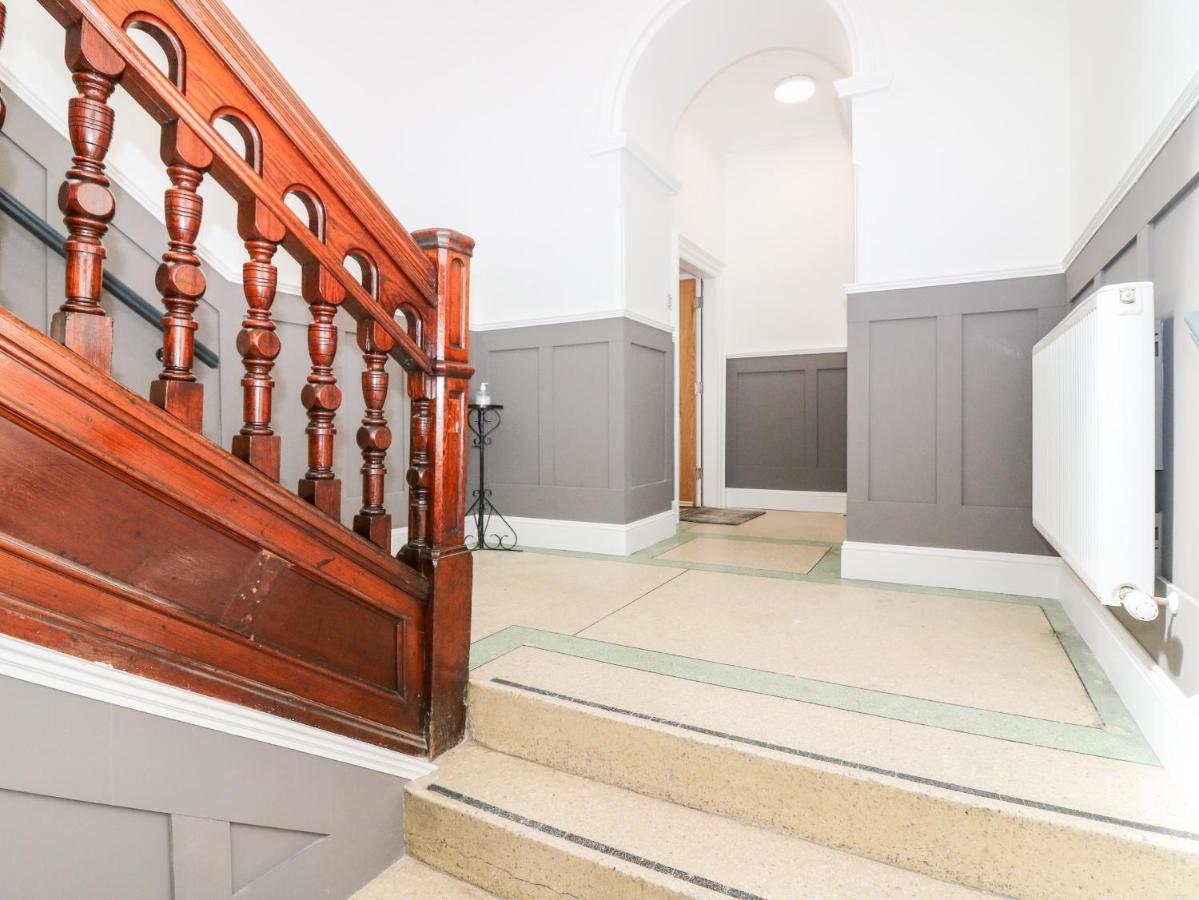 The Court Room At The Institute Executive Apartments Кіт Екстер'єр фото